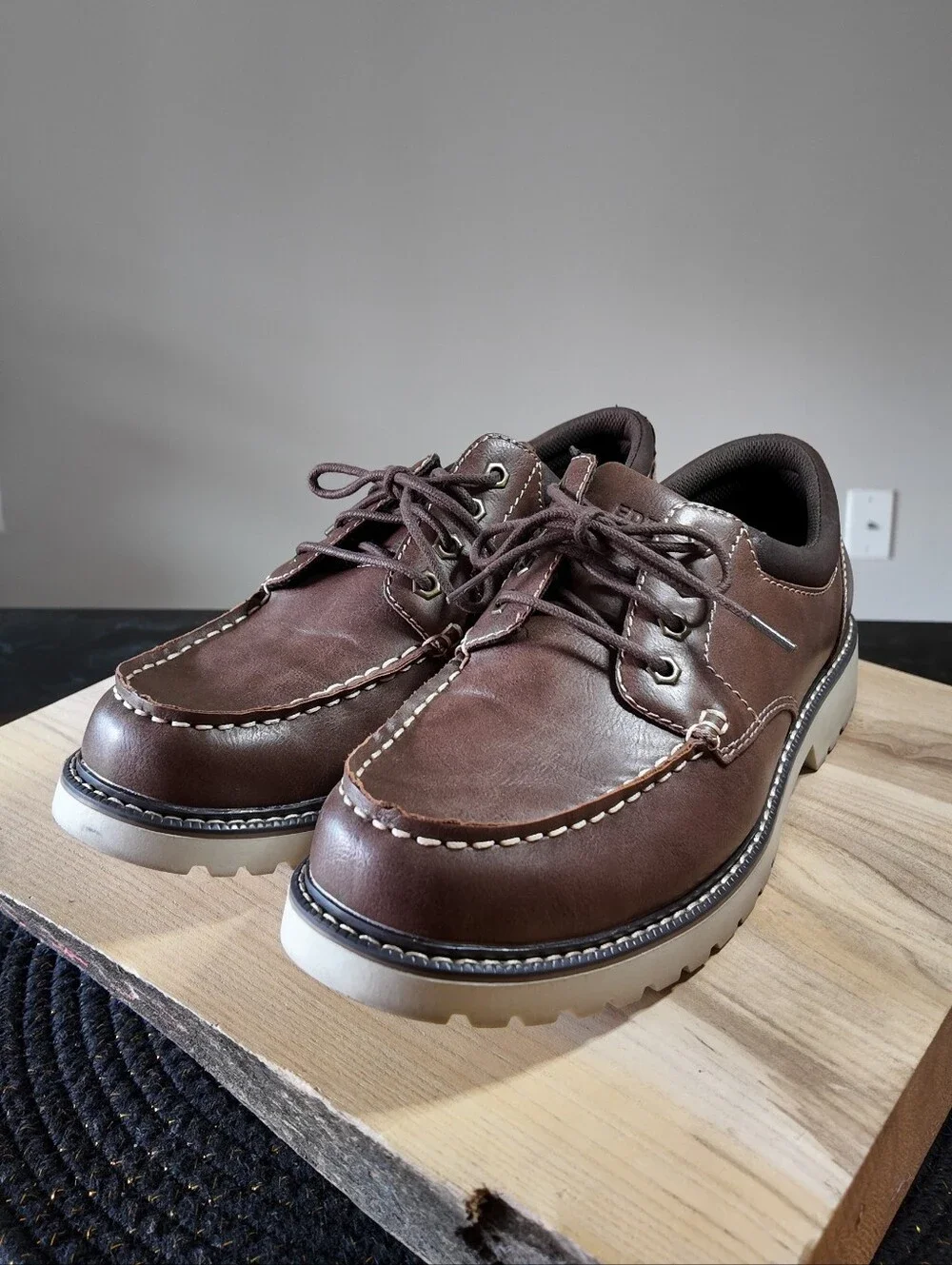 Eddie Bauer Stridertan Tan/ Men's Size 11